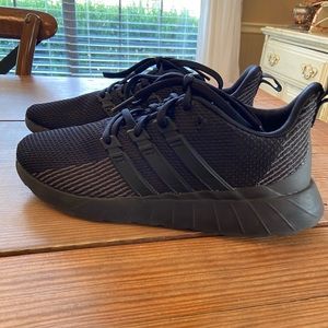 Big Boys Solid Black Adidas Running Shoes Size 6